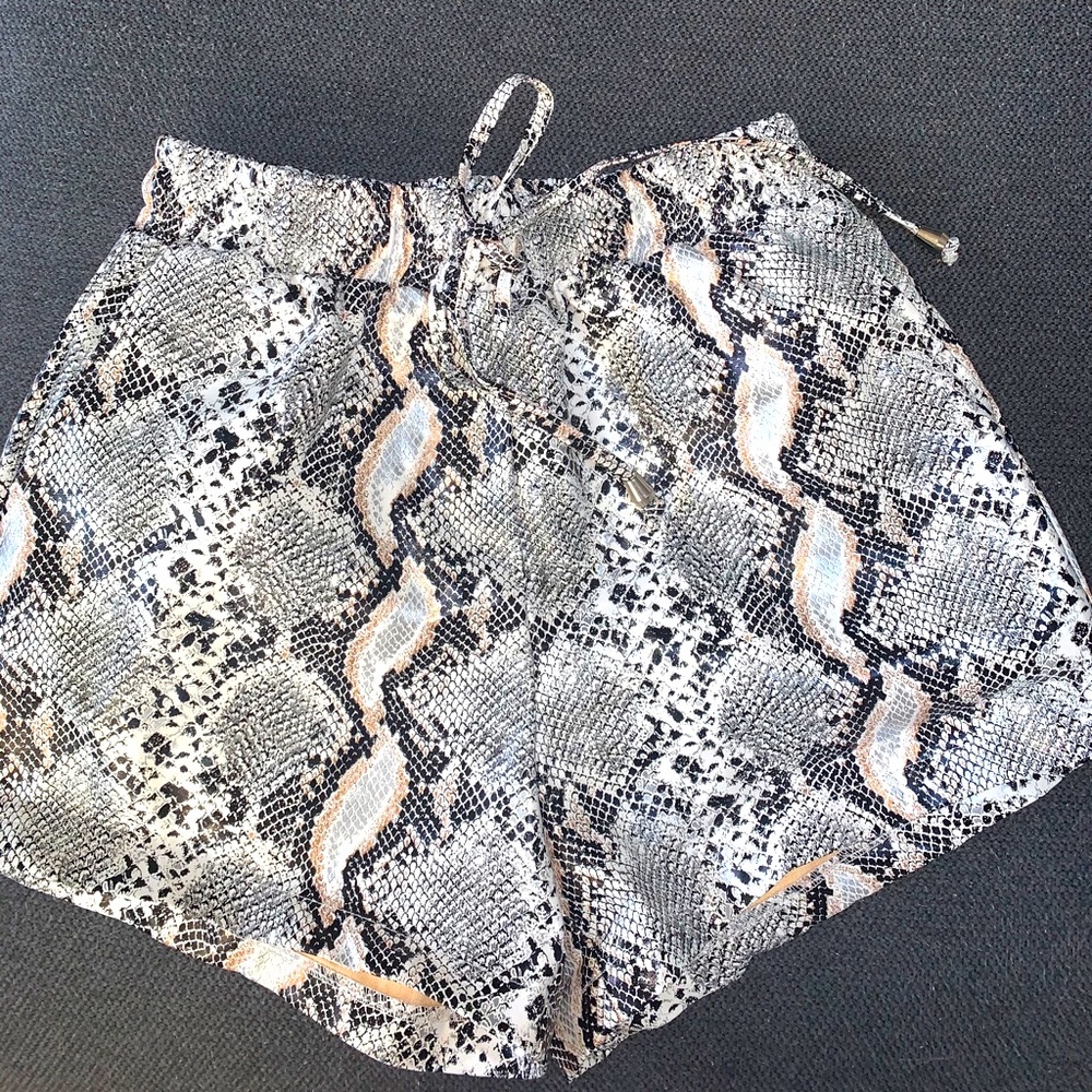 Snake shorts